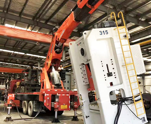 胡场镇提升工作效率，选择优质折臂吊租赁服务