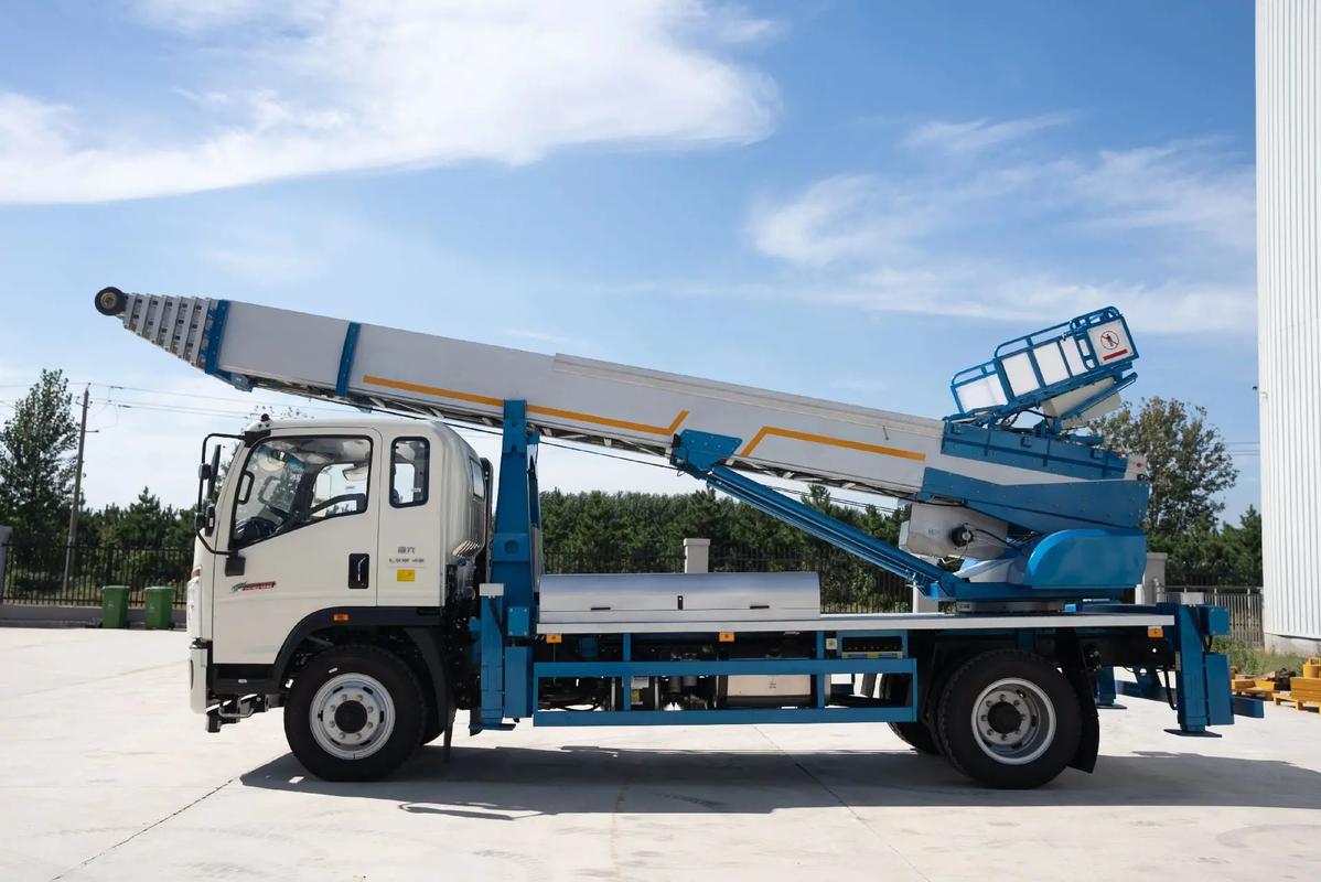 胡场镇云梯上料车租赁费用