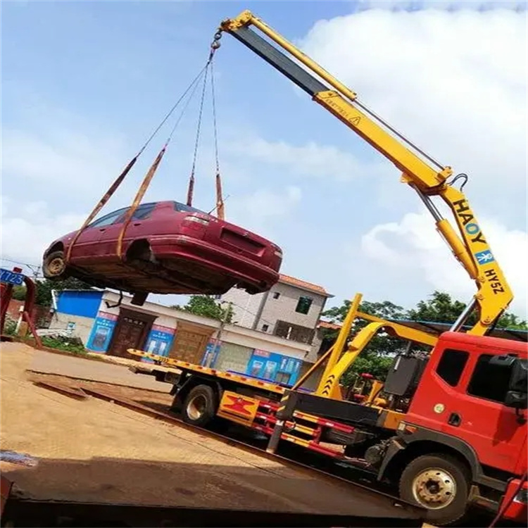 胡场镇吊车吊汽车的正确方法